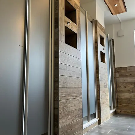 Hostel Blue Doors Ktv *