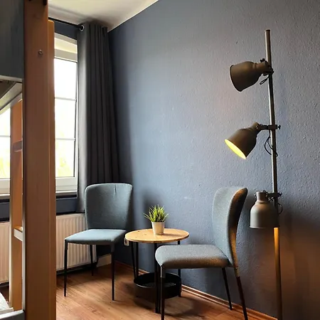 Hostel Blue Doors Ktv