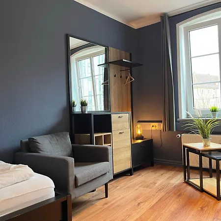 Hostel Blue Doors Ktv