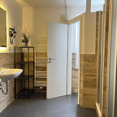 אכסניה Blue Doors Ktv רוסטוק