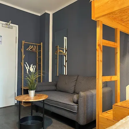 Hostel Blue Doors Ktv *
