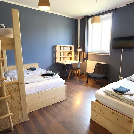 Blue Doors Ktv אכסניה *