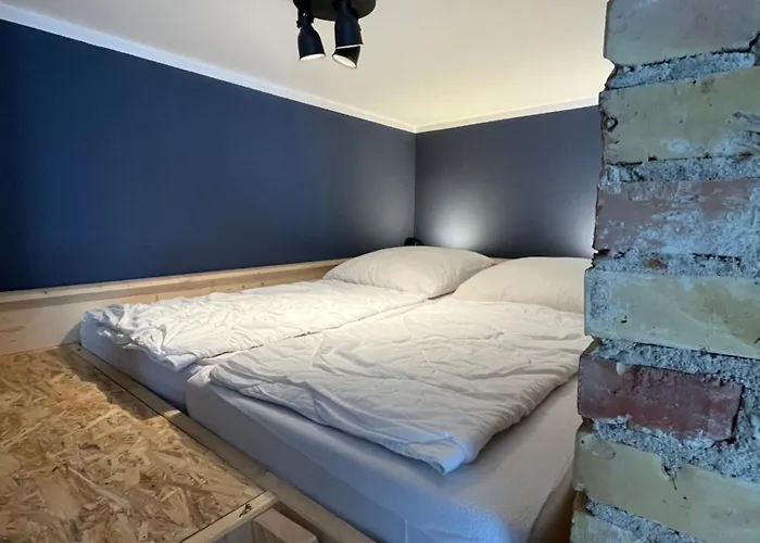 Blue Doors Ktv * 로스토크