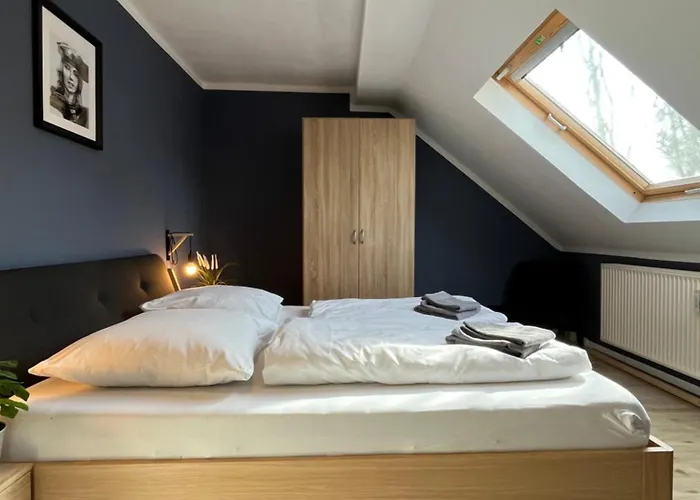 Blue Doors Ktv * 로스토크