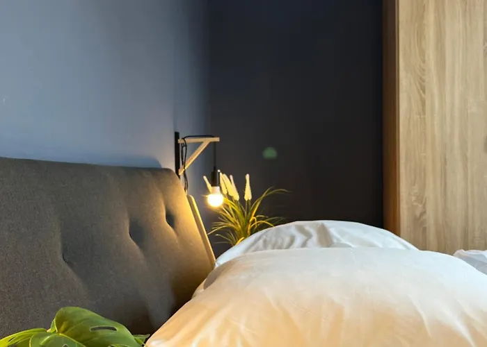 Blue Doors Ktv Hostel *